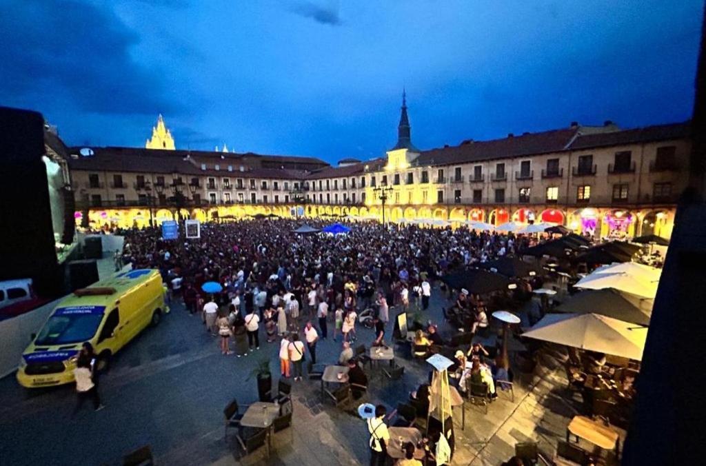 Arquitecto De La Vida- Plaza Mayor เลออน ภายนอก รูปภาพ