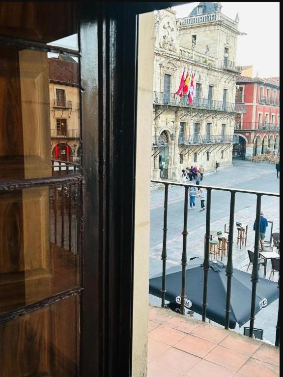 Arquitecto De La Vida- Plaza Mayor เลออน ภายนอก รูปภาพ