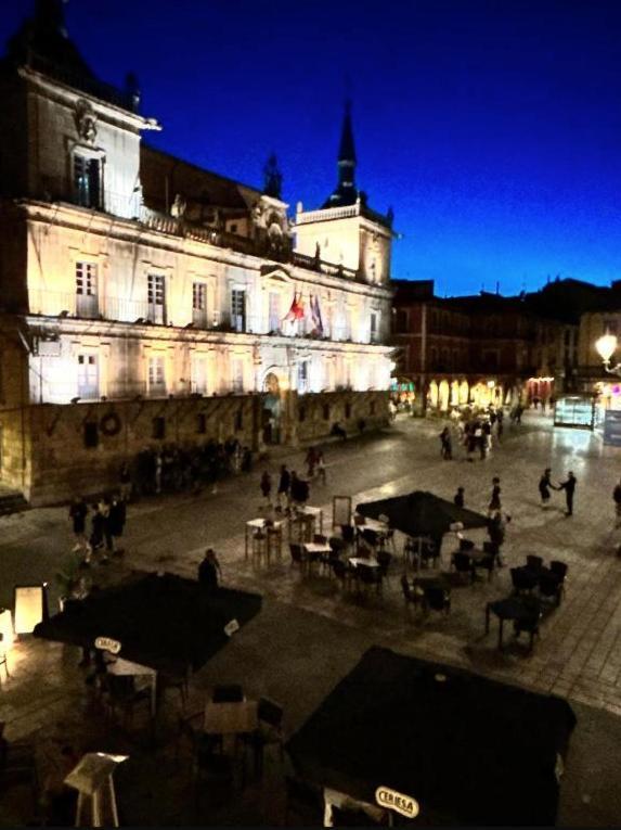 Arquitecto De La Vida- Plaza Mayor เลออน ภายนอก รูปภาพ