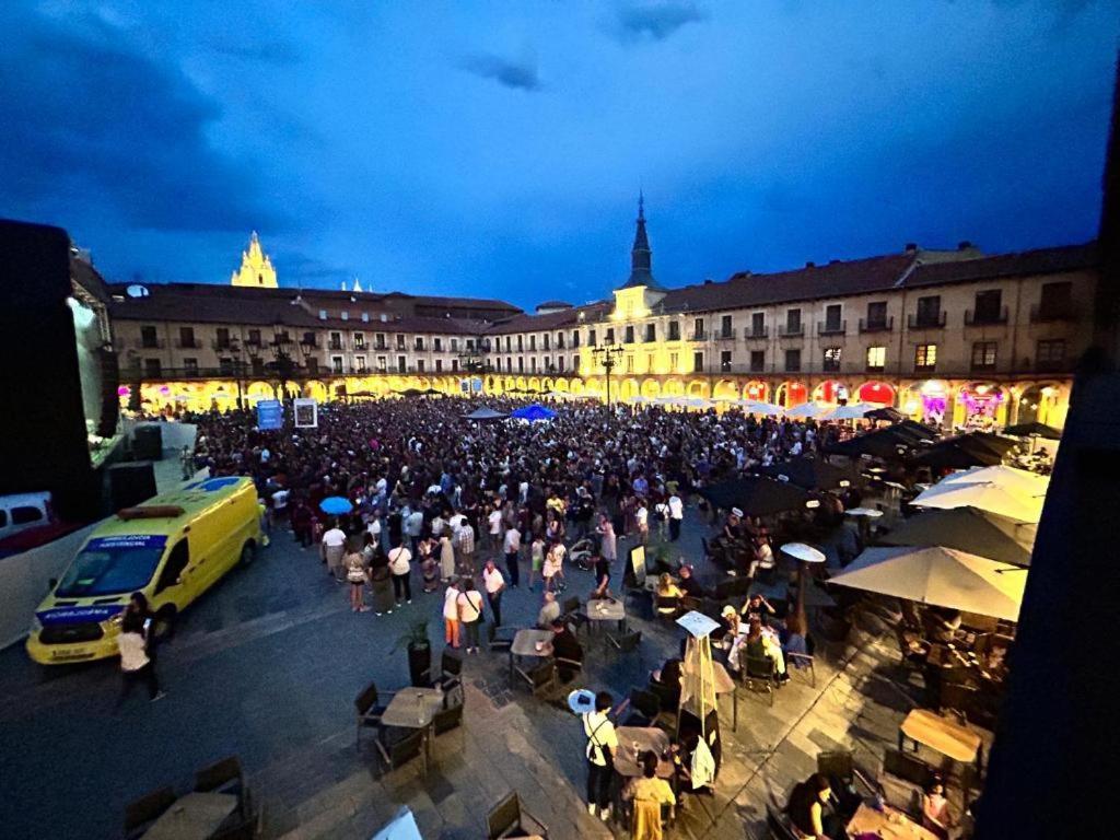 Arquitecto De La Vida- Plaza Mayor เลออน ภายนอก รูปภาพ